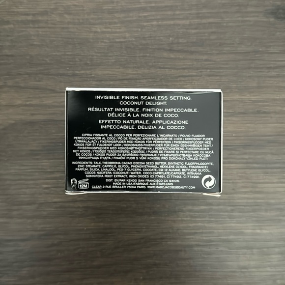 Marc Jacobs Finish Line Perfecting Coconut Setting Powder - Picture 2 of 3